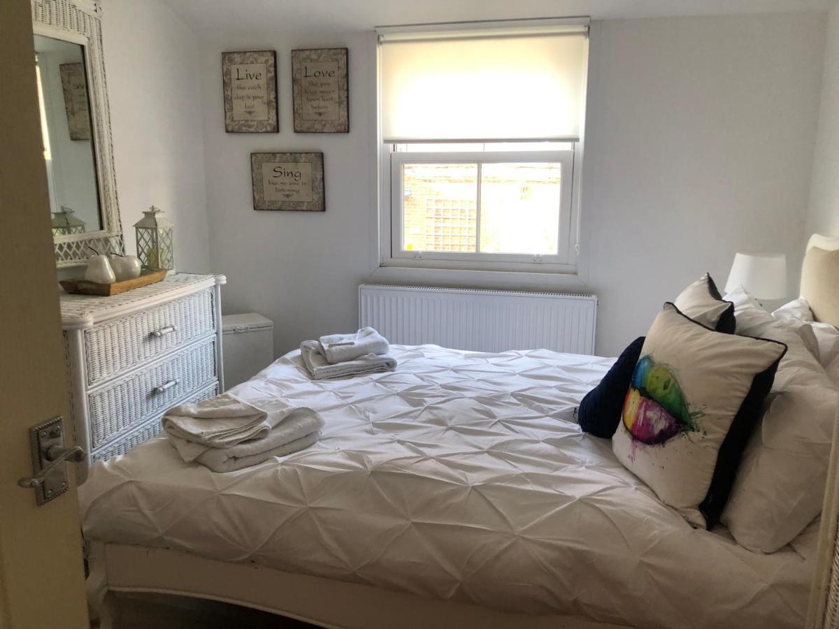 Dinky Cottage Brightlingsea Bagian luar foto